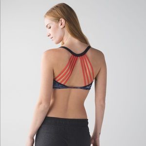 Lululemon Lighten Up Bra